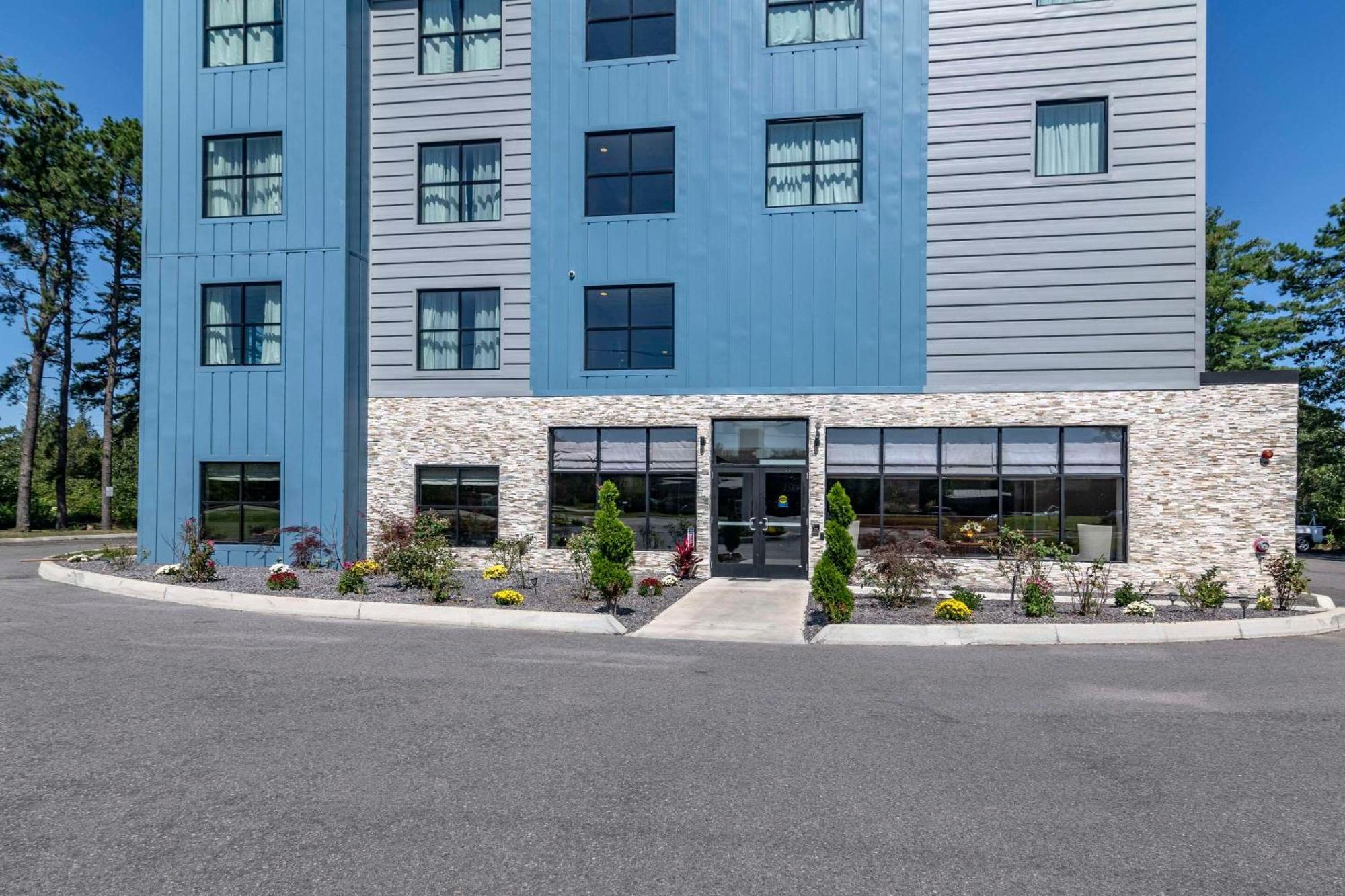 Casco Bay Portland Airport - Maine Mall, Ascend Collection